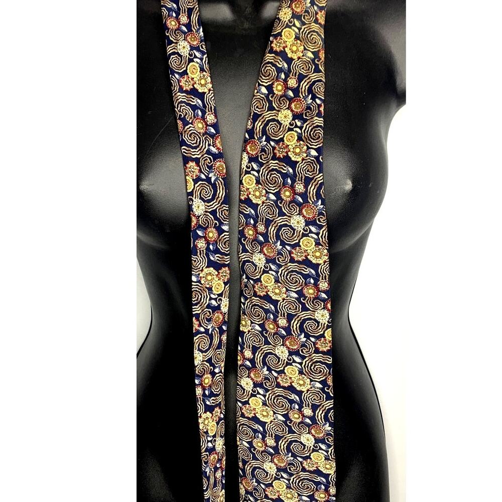 The Metropolitan Museum of Art Men's Necktie Vintage